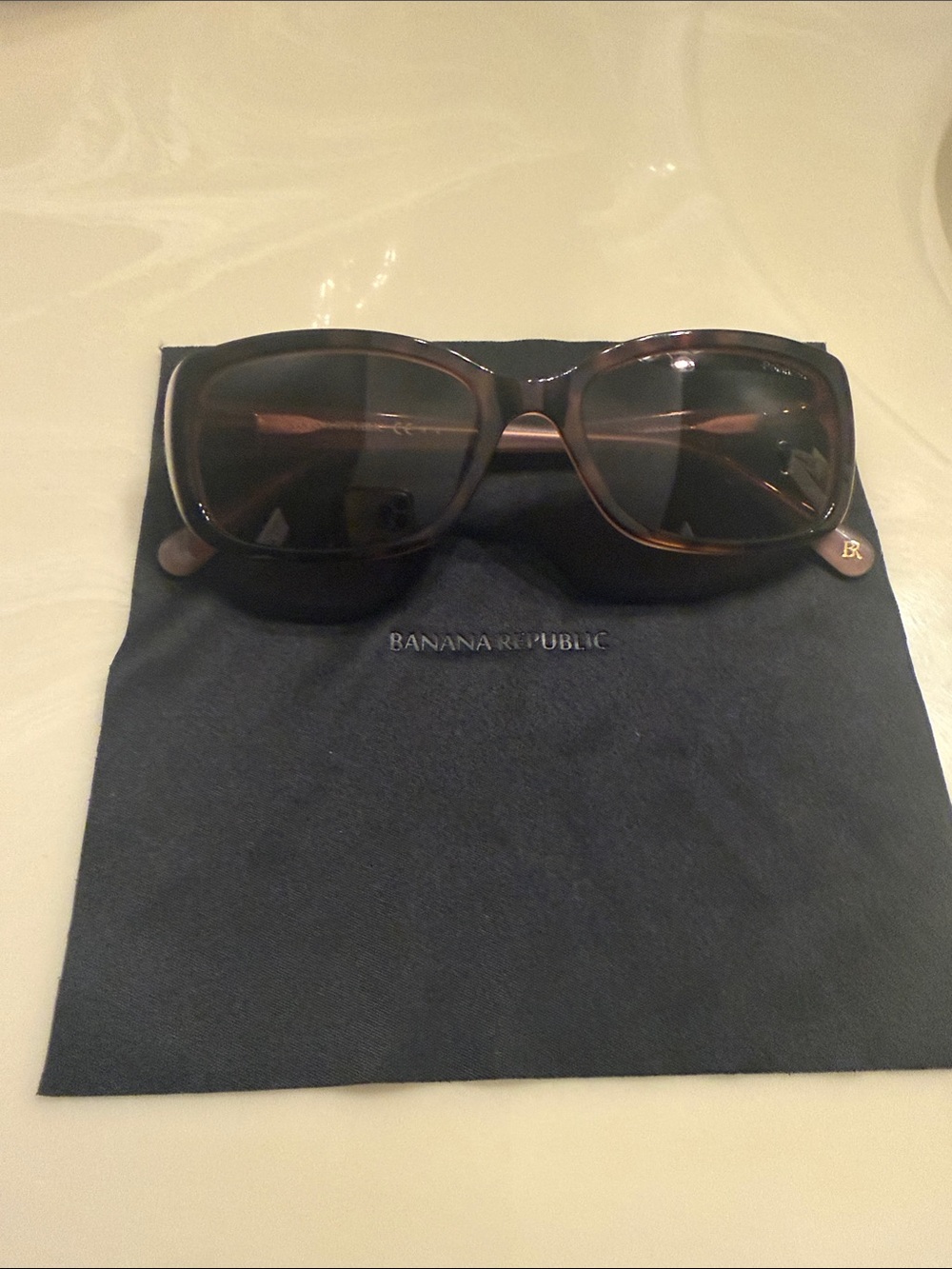 Banana Republic Women's Dark Tortoise Oval Sunglasses